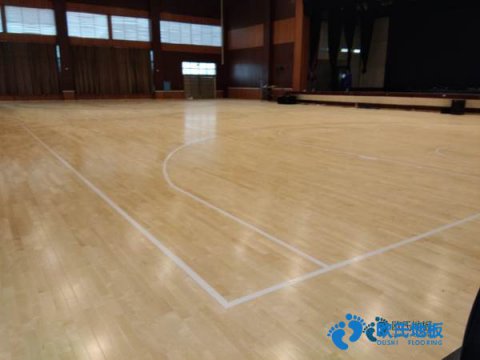 學?；@球場館地板檢測方法